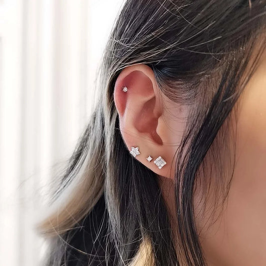 18K Mini Round Diamond Stud Earring