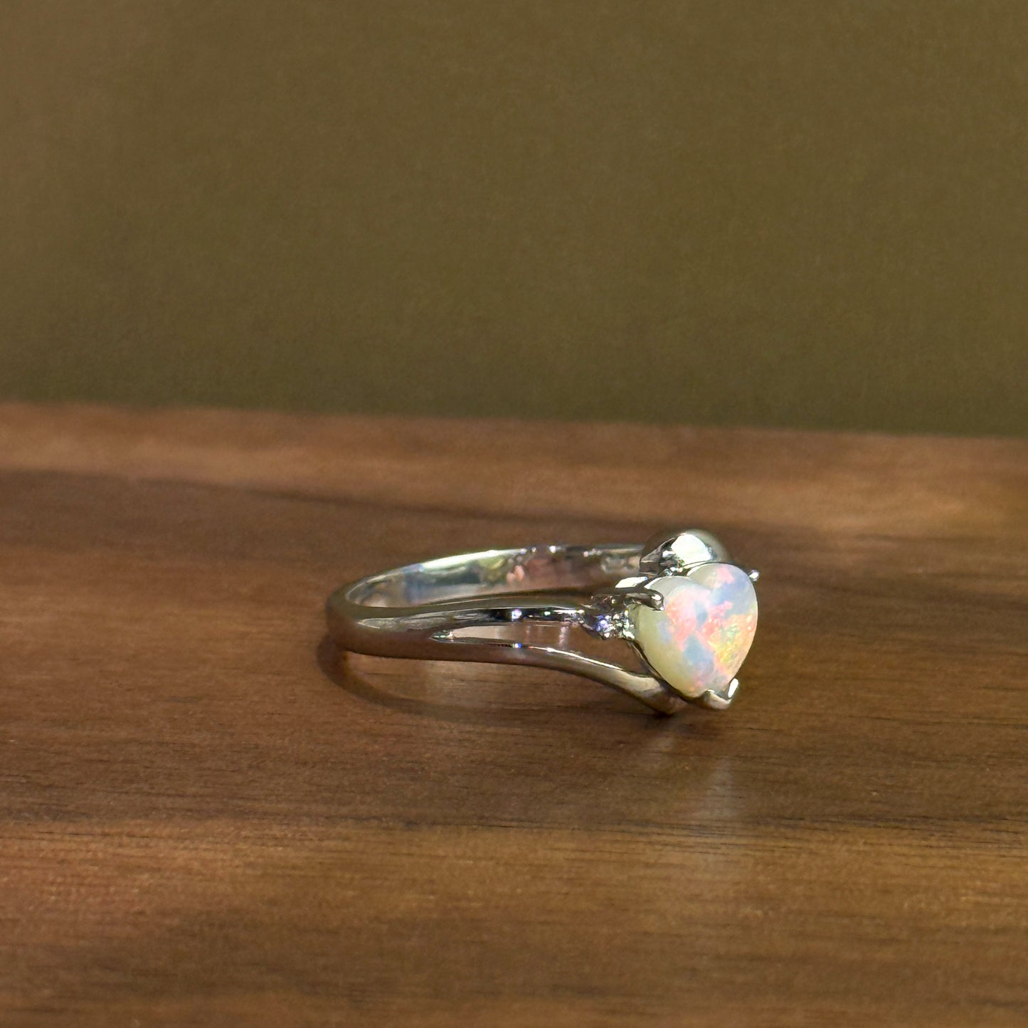 18K Heart White Opal Ring with Diamond