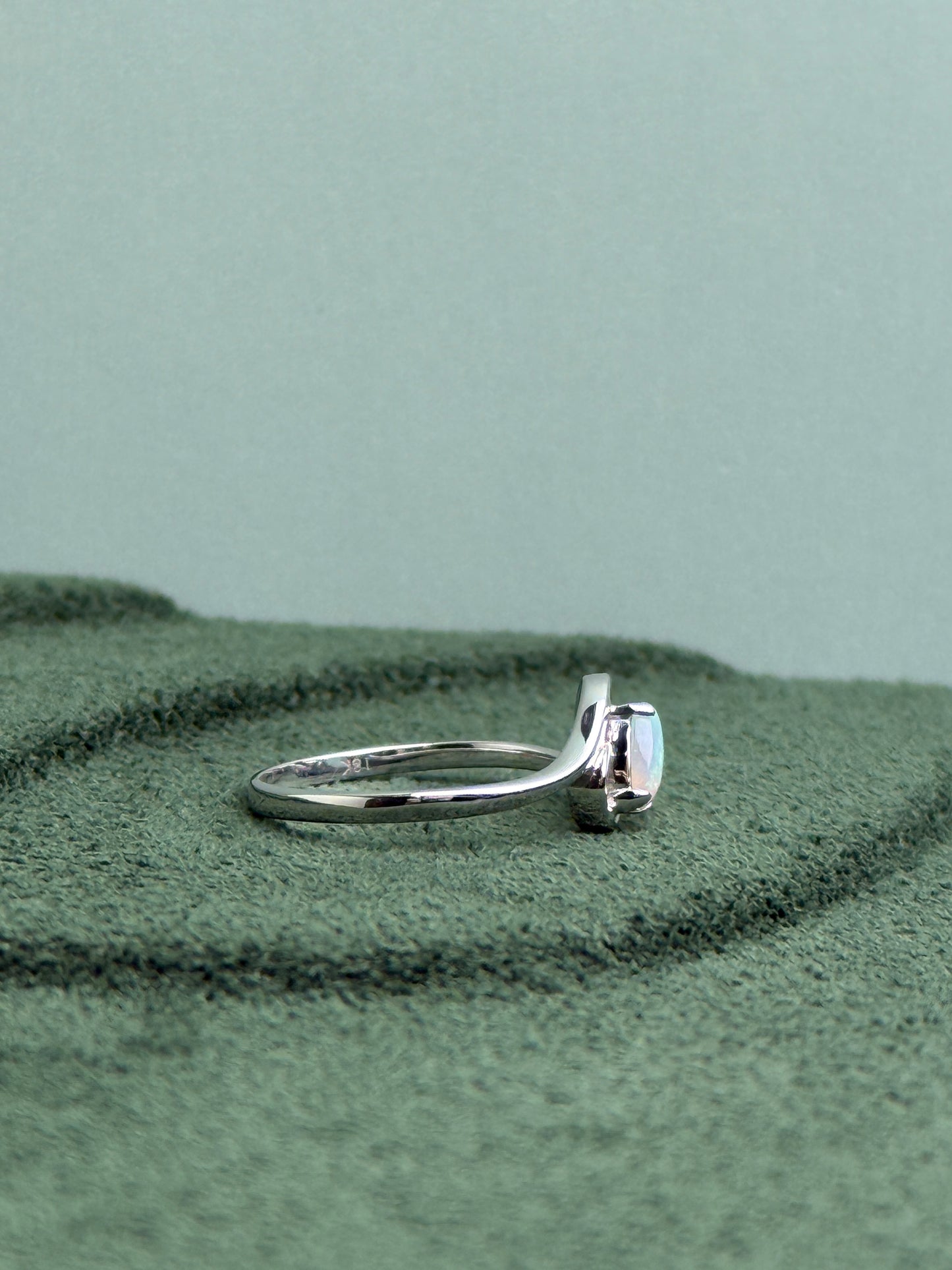 18K Galeria White Opal Ring with Diamond