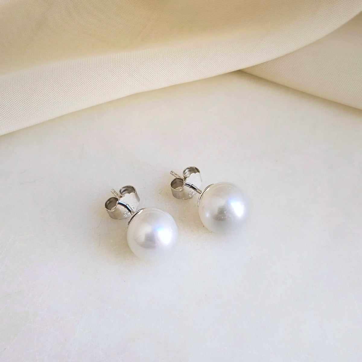 Erin Southsea Pearl Earring