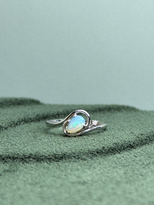 18K Galeria White Opal Ring with Diamond