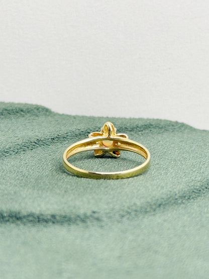18K Star White Opal Ring