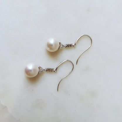 18K Chandelier Akoya Pearl Dangling Earring (Yellow gold only)