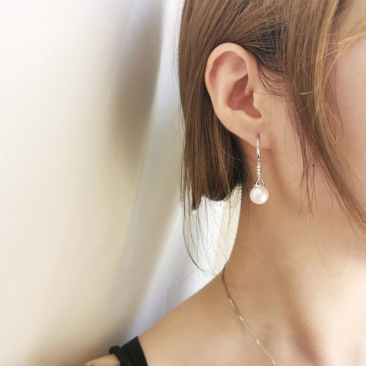 18K Chandelier Akoya Pearl Dangling Earring (Yellow gold only)