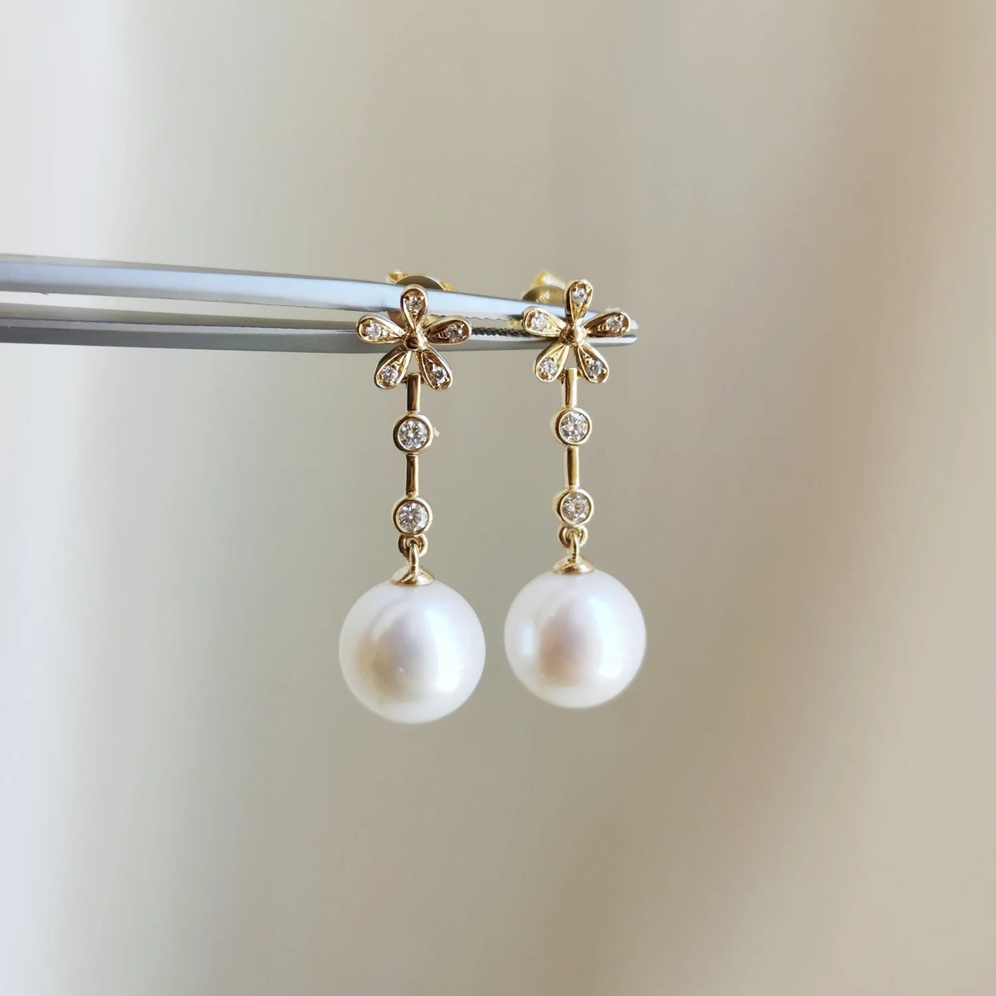 18K Daisy Akoya and Diamond Dangling Earring