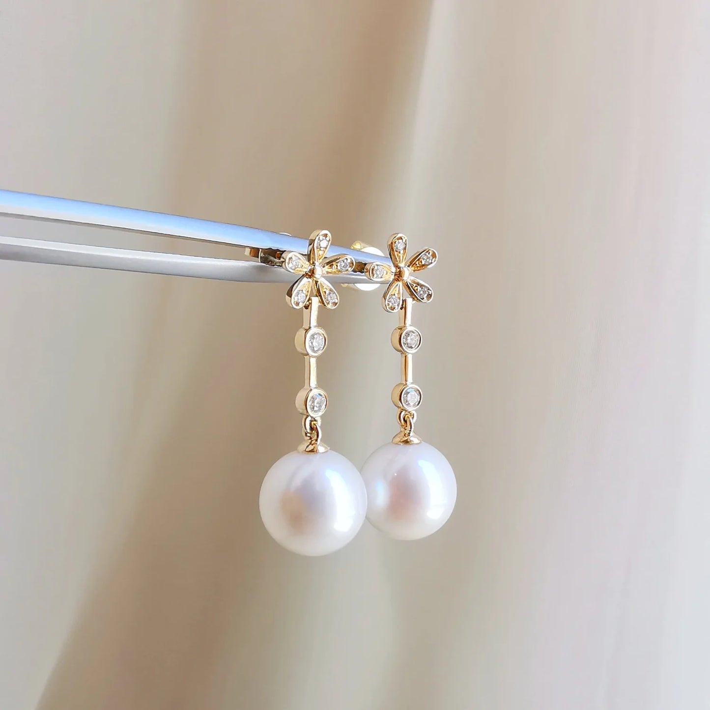 18K Daisy Akoya and Diamond Dangling Earring