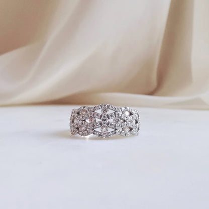 18K Wavery Diamond Ring