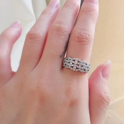 18K Wavery Diamond Ring