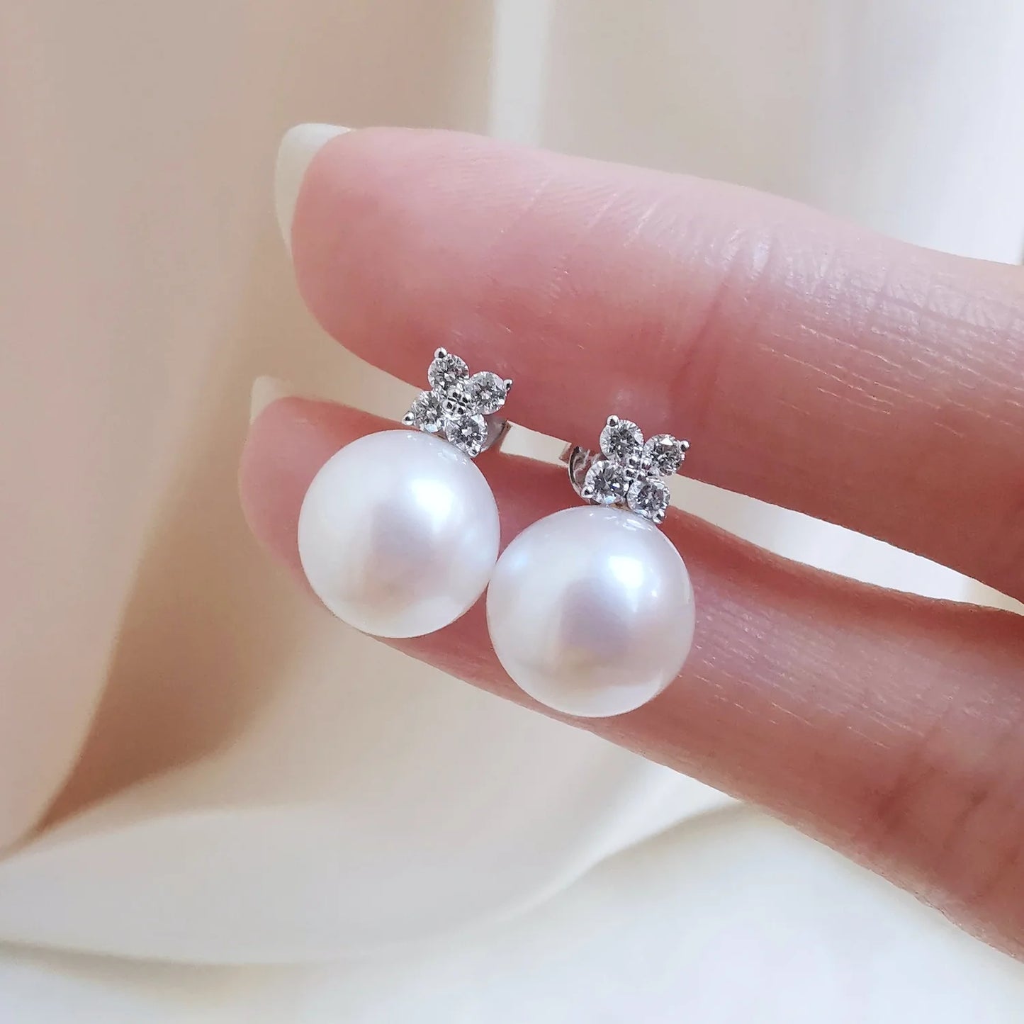 18K Petite Fleur Akoya Pearl and Diamond Earring