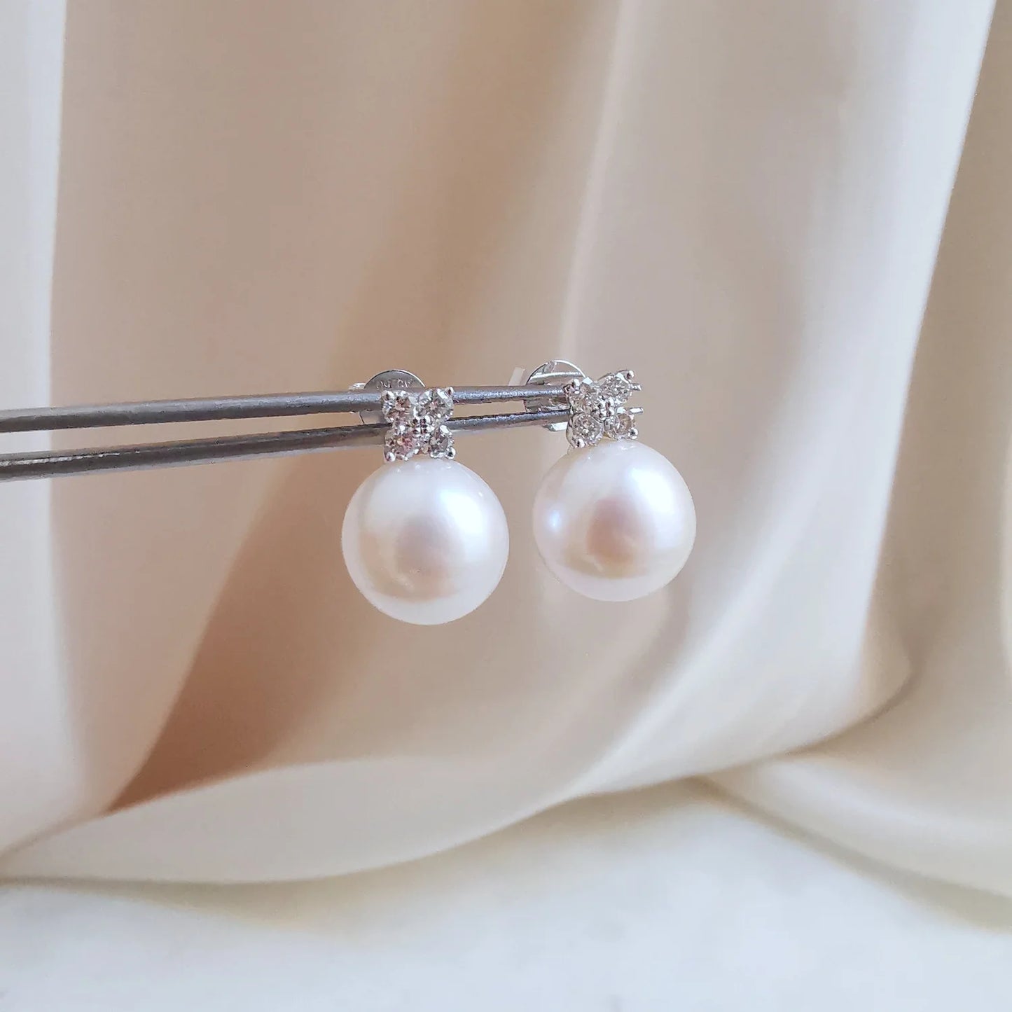 18K Diamond Flower Akoya Pearl Earring