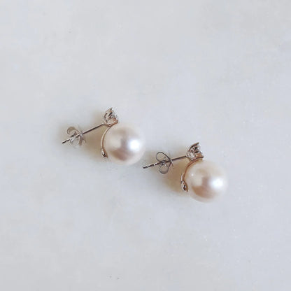 18K Petite Fleur Akoya Pearl and Diamond Earring