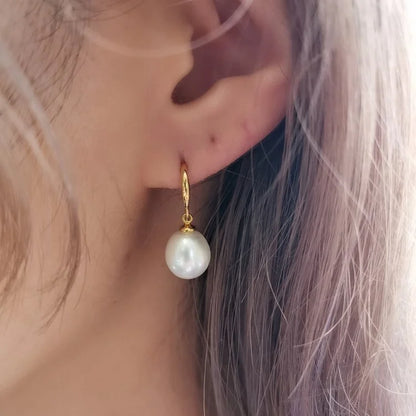 18K Gold Oval Akoya Pearl Drop Earrings